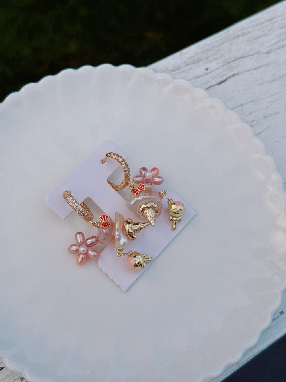 26E481 Handmade Freshwater Baroque Pearl Ice cream Cone Huggie Earrings - Picture 2 of 7